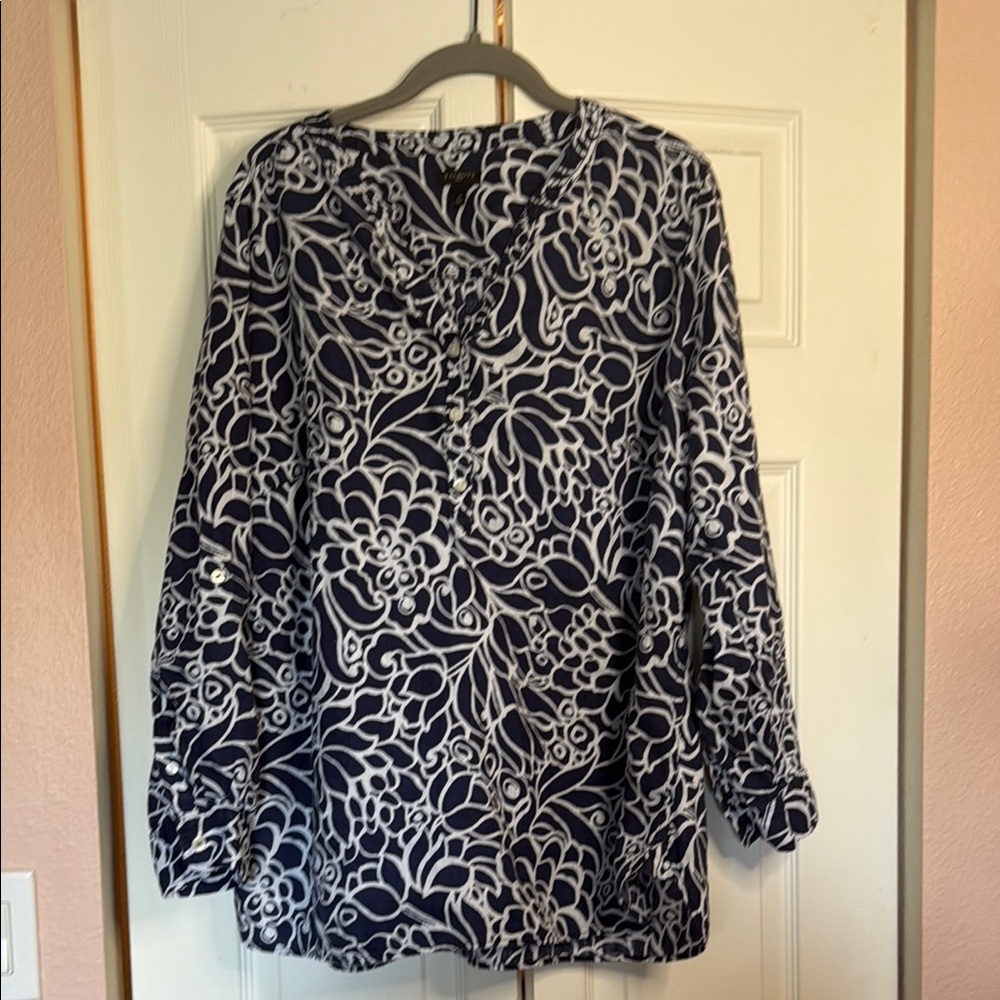 Talbots Navy and White Floral Plus sized Women's Top